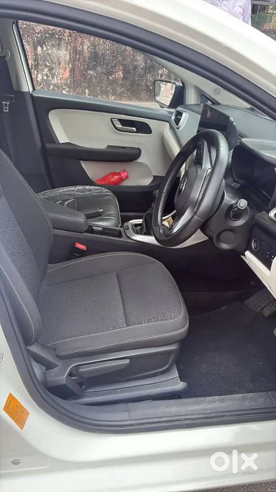 Tata Altroz 2024 Petrol Well Maintained