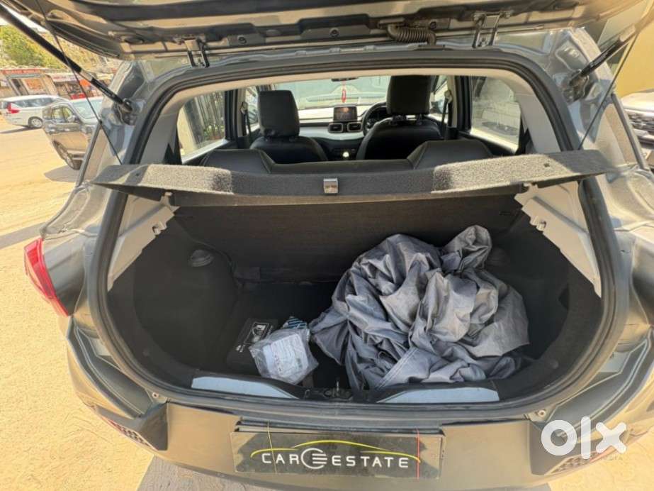 Tata Punch Accomplished, 2023, Petrol