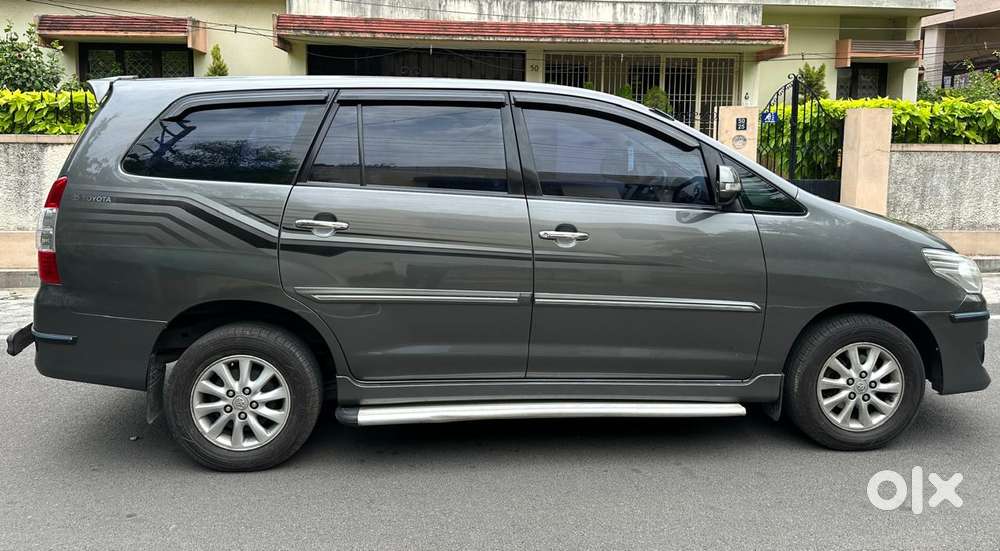 Toyota Innova 2.5 V 8 Str, 2013, Diesel