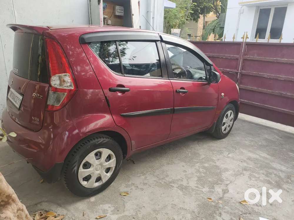 Well Maintained Less Driven Chill Ac  Ps Pw Cl Abs Tyre 70%