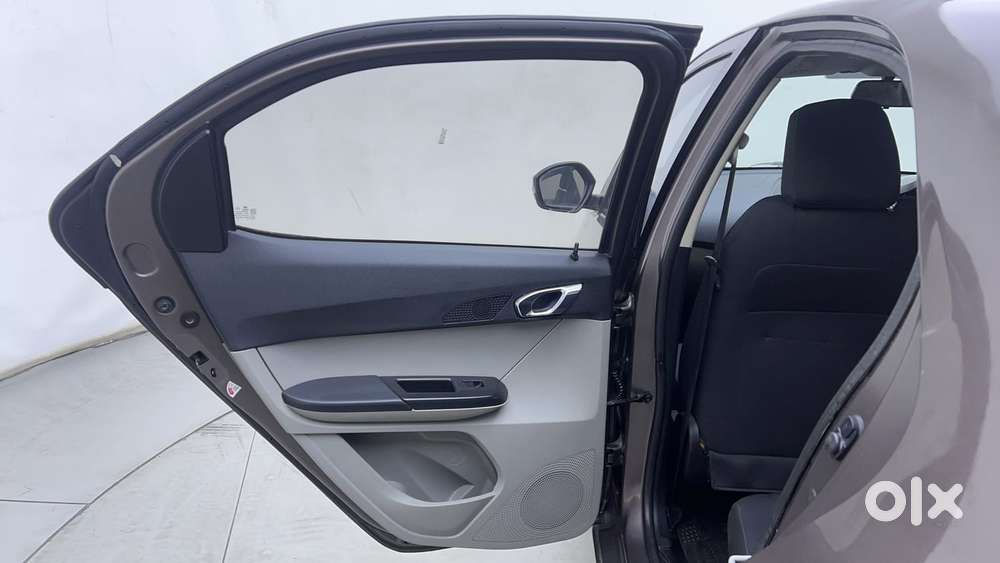 Tata Tiago Xza, 2018, Petrol