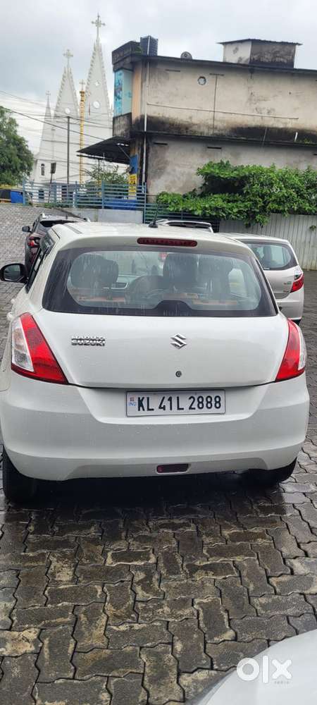 Maruti Suzuki Swift Vxi Optional, 2016, Petrol