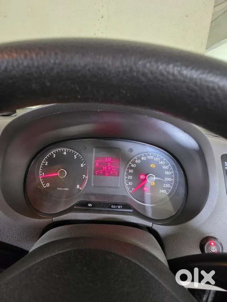 Volkswagen Vento 2012 1.6 Highline Manual
