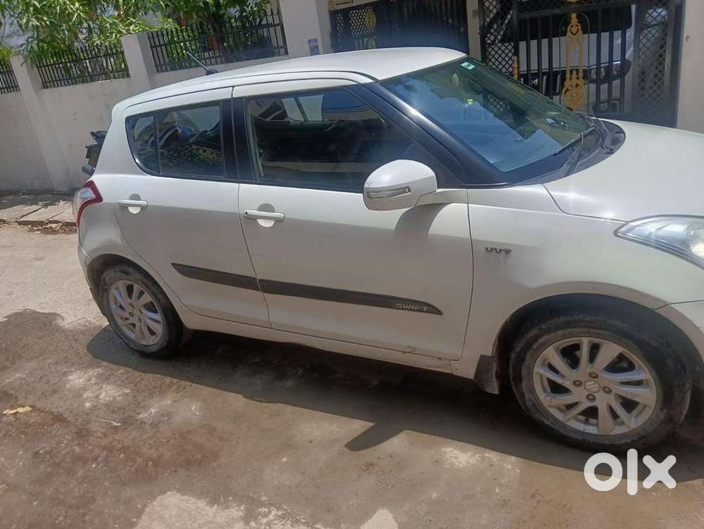 Maruti Suzuki Swift 2013 Cng & Hybrids Well Maintained
