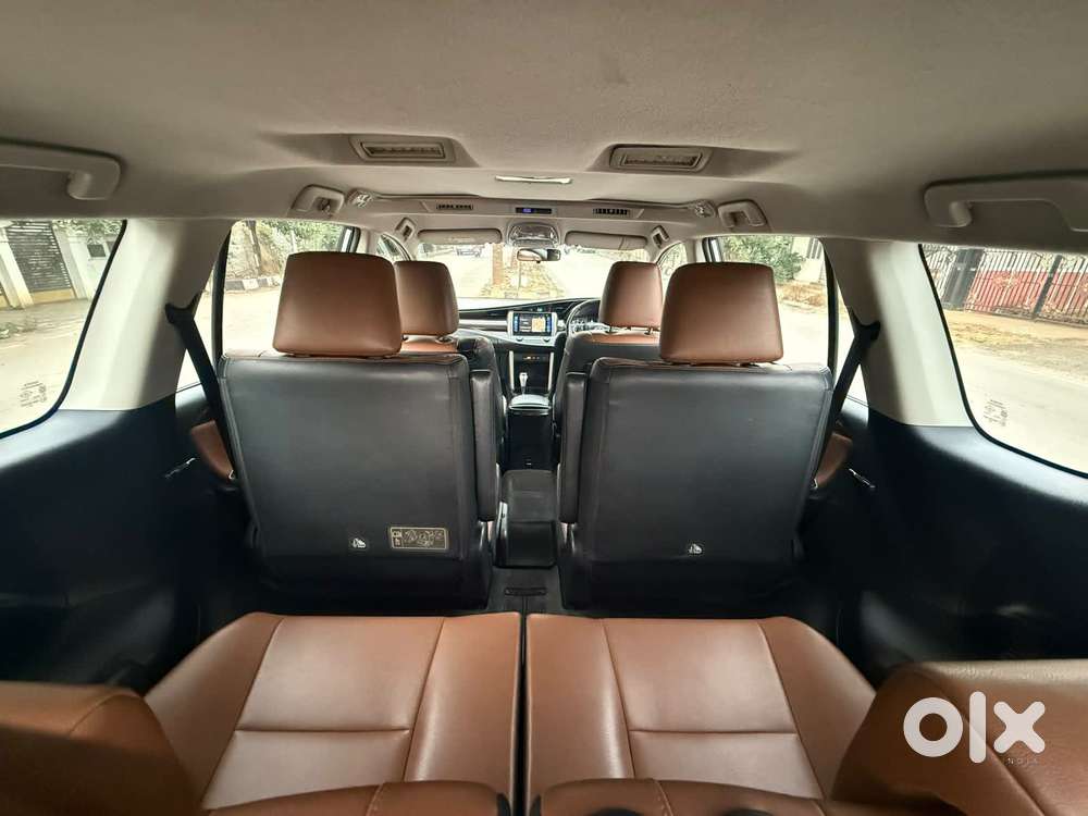 Toyota Innova Crysta 2.8 Zx At 7 Seater, 2017, Diesel