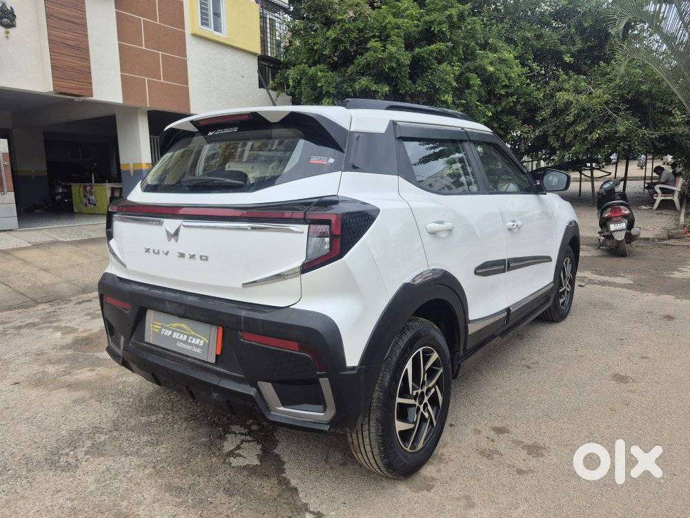 Mahindra Xuv 3xo Ax5 Pm Mt, 2024, Petrol