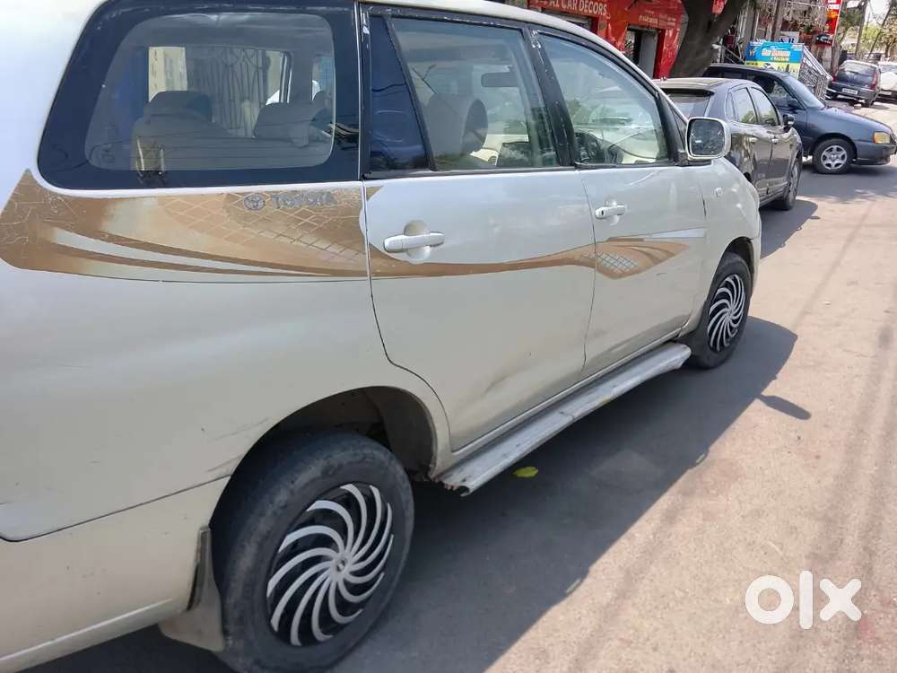 Toyota Innova 2006 Diesel 210000 Km Driven