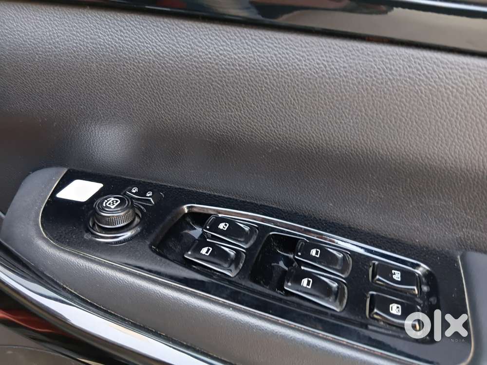 Mahindra Xuv700 2.2 Ax 7 Diesel At Luxury Pack Str, 2024, Diesel