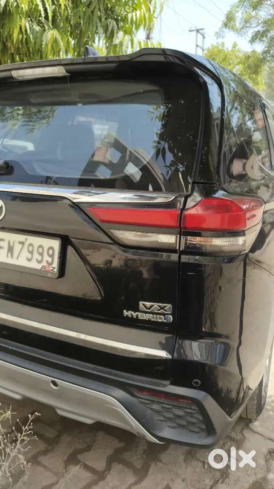 Toyota Innova Hycross Cng & Hybrids 85000 Km Driven