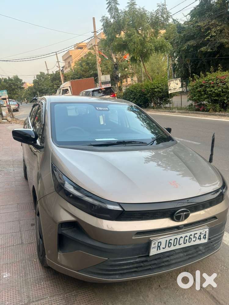 Tata Altroz Petrol 2026
