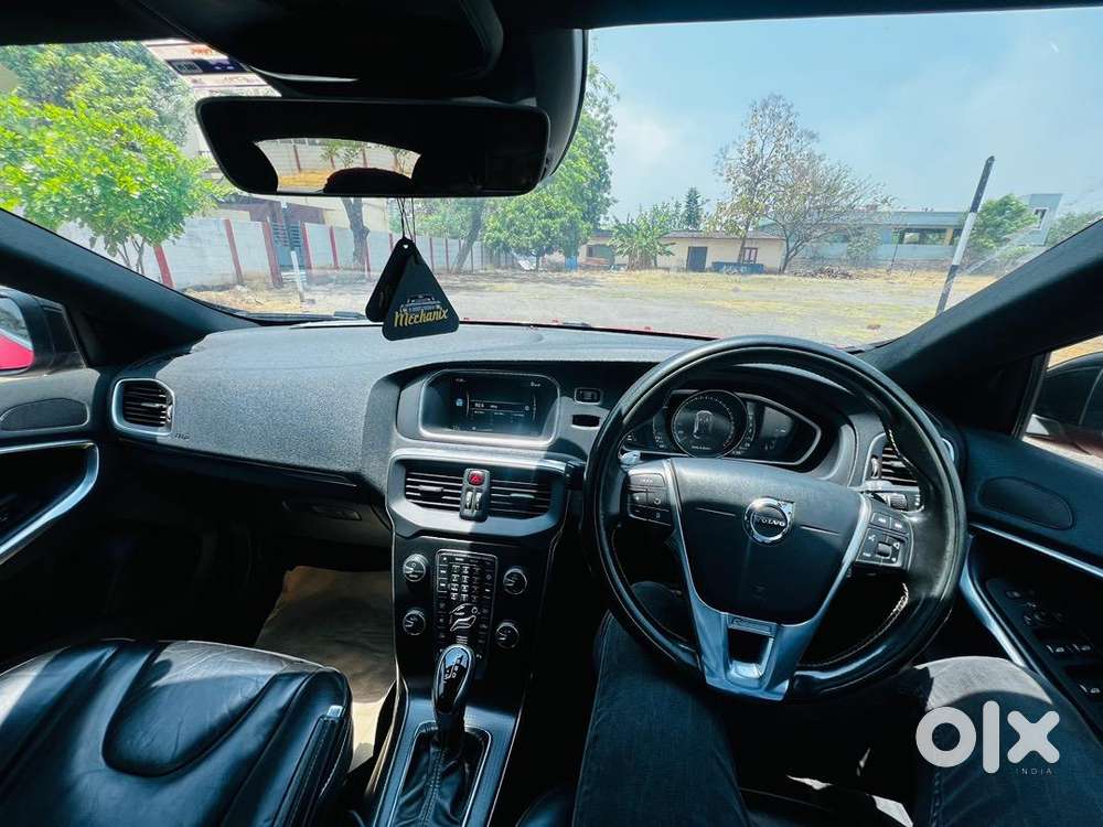 Volvo V40 2016 Diesel 105000 Km Driven