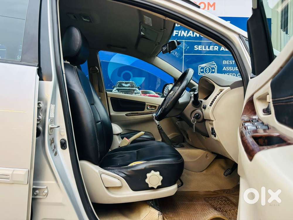 Toyota Innova 2.5 V 7 Str, 2012