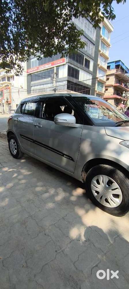 Maruti Suzuki Swift Vxi + Manual, 2017, Petrol