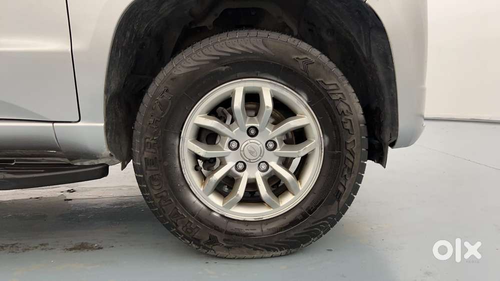 Mahindra Tuv 300 T8, 2016, Diesel