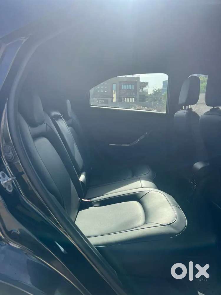 Nexon Xza+ (diesel Auto) 1 Owner