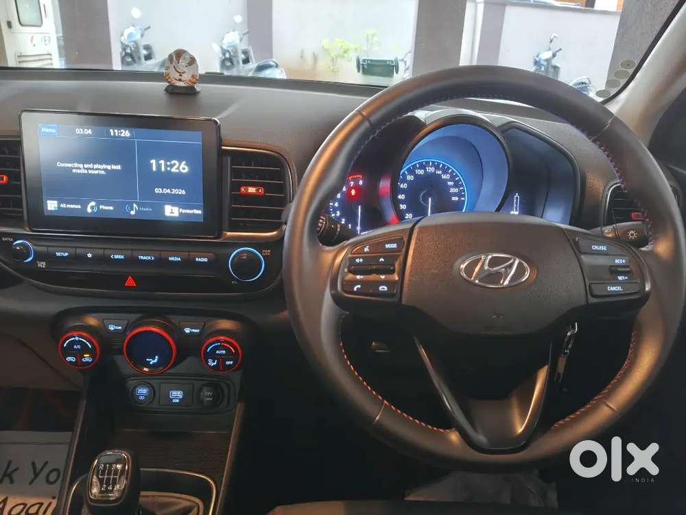 Hyundai Venue Sx 1.0 Ltr Petrol Mt Dual Tone