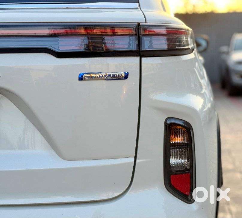 Maruti Suzuki Grand Vitara 1.5 Delta Smart Hybrid At, 2023, Petrol