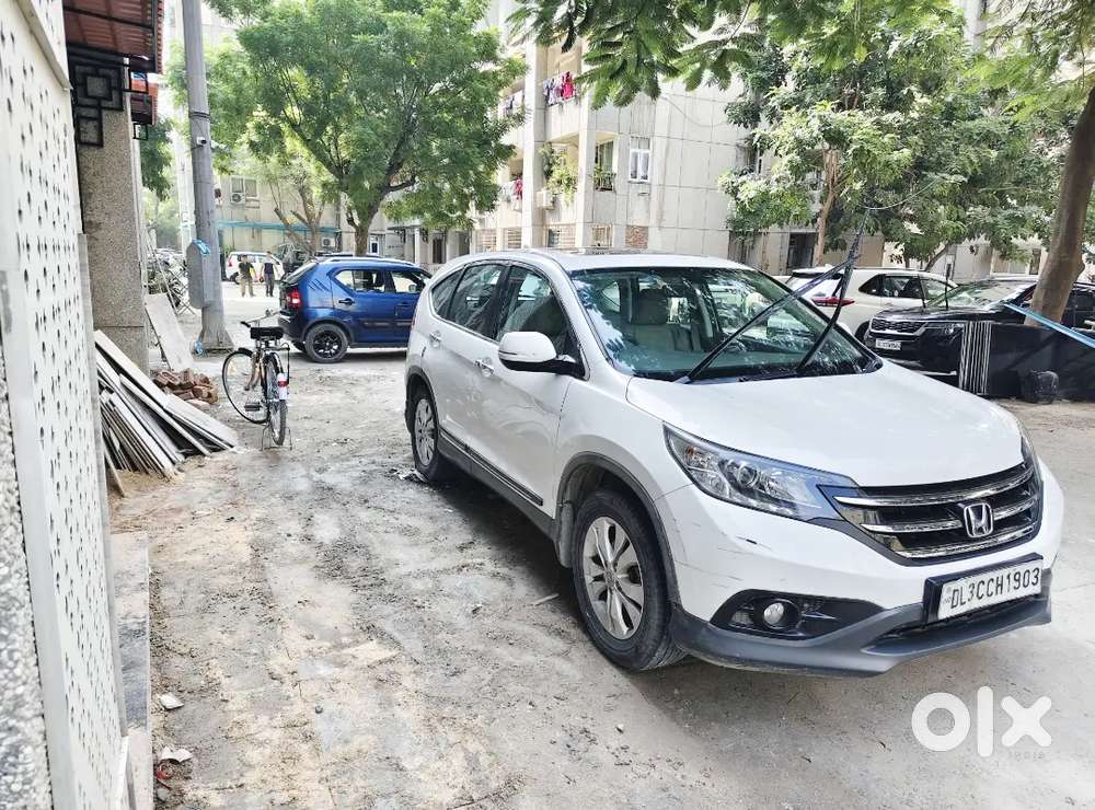 Well-maintained Govt Officer Car With 15kg Cng Cylinder