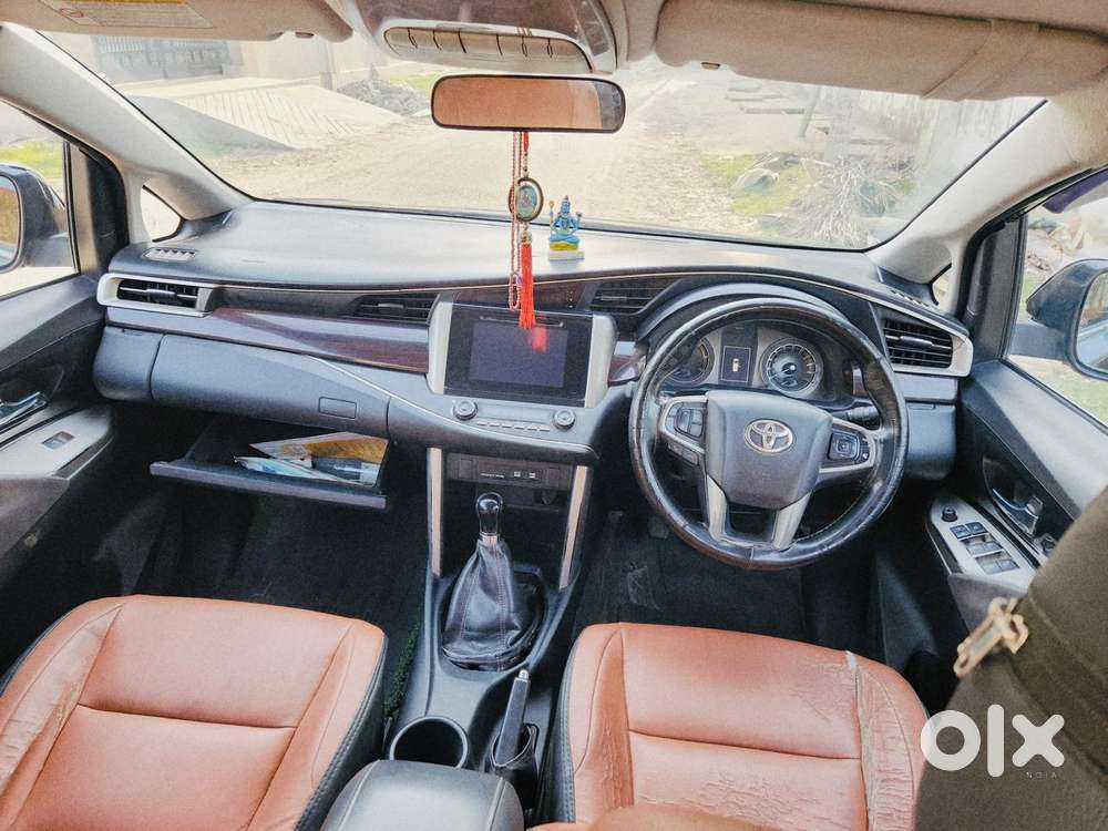 Toyota Innova Crysta 2.4 V 8 Str, 2017, Diesel