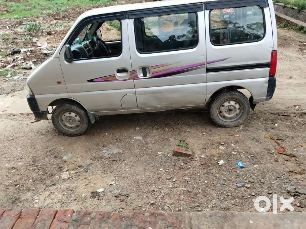 Mast Chal Rahi Hai Ek Dam Okay Hai Pure Kagaj Hai