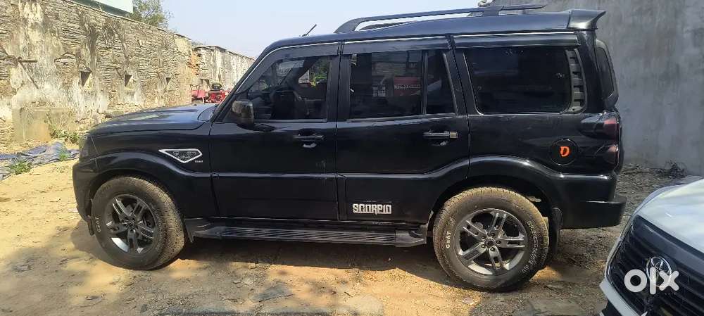 Mahindra Scorpio 2021 Diesel Manual