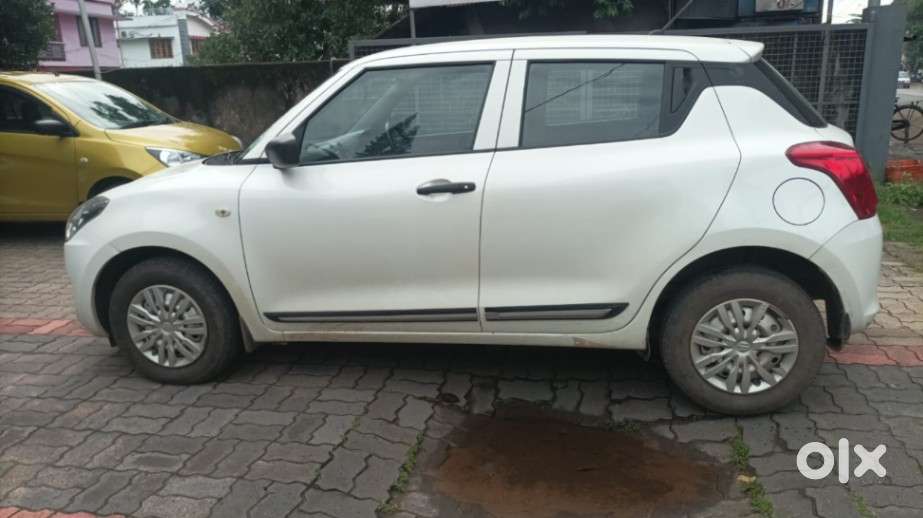 Maruti Suzuki Swift 1.2 Lxi (o), 2021, Petrol