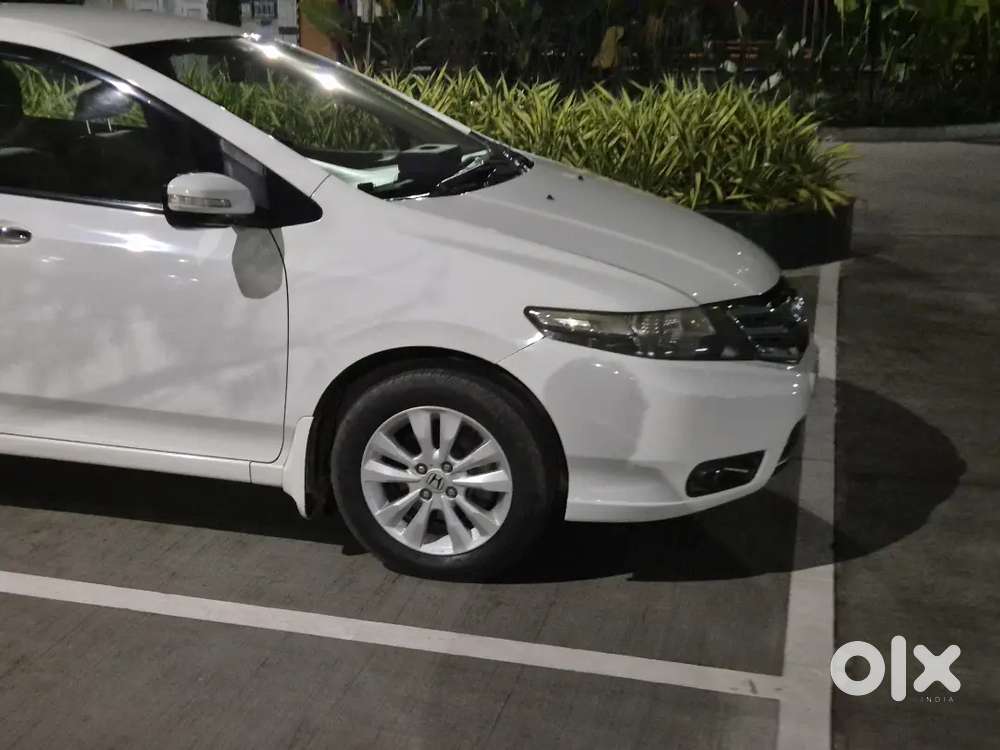 Superb Condition Showroom Serviced Honda City