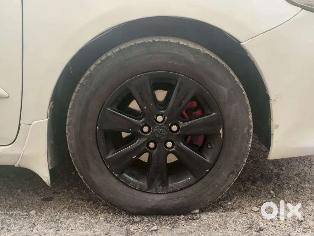 Toyota Corolla Altis 2012