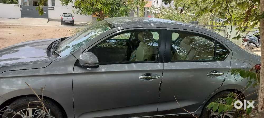 Honda Amaze Vx Petrol Top End With Led Projector Lamp