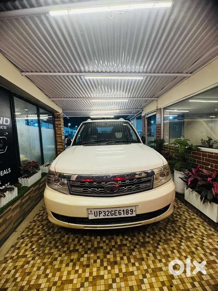 Tata Safari Storme 2015