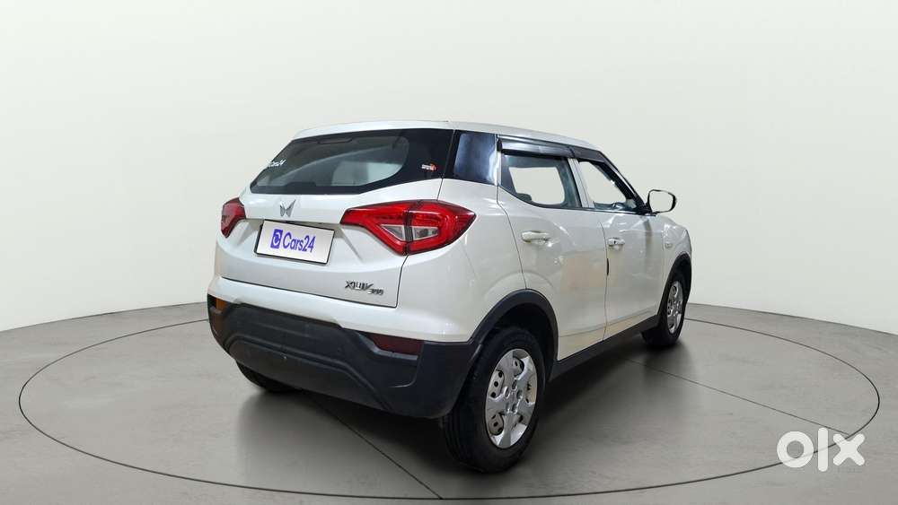 Mahindra Xuv300 W4, 2023, Petrol