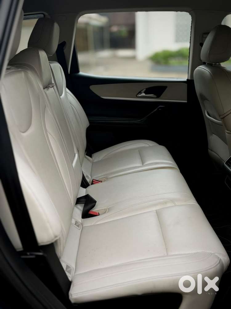 Mahindra Xuv700 2.2 Ax 7 Diesel At Str, 2022, Diesel