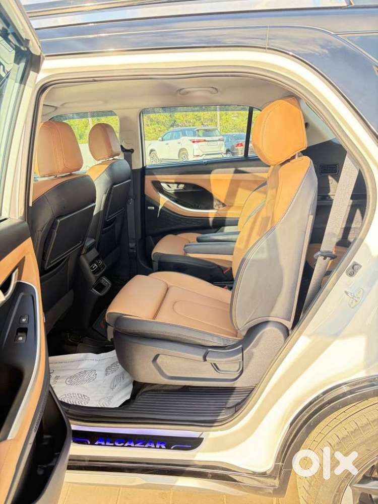 Hyundai Alcazar Signature (o) 6 Str 1.5 Petrol Dct, 2025, Petrol