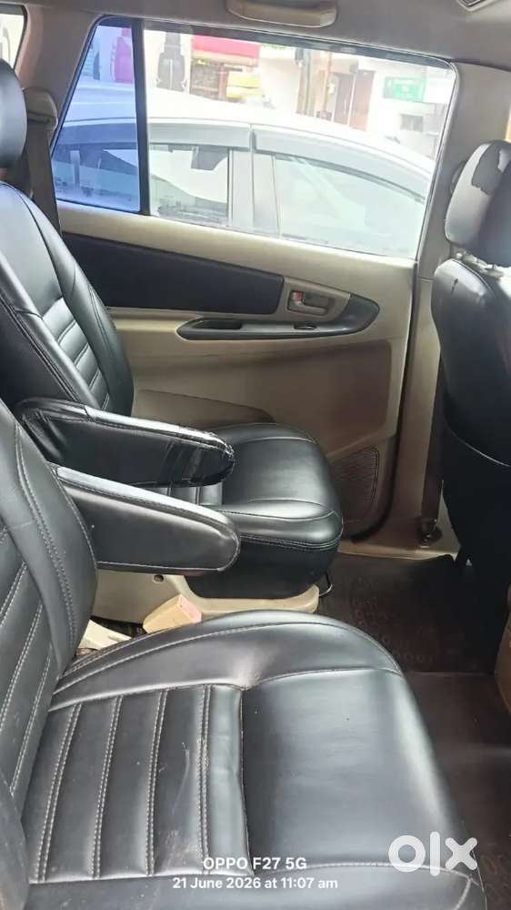 Toyota Innova 2011 New Paper