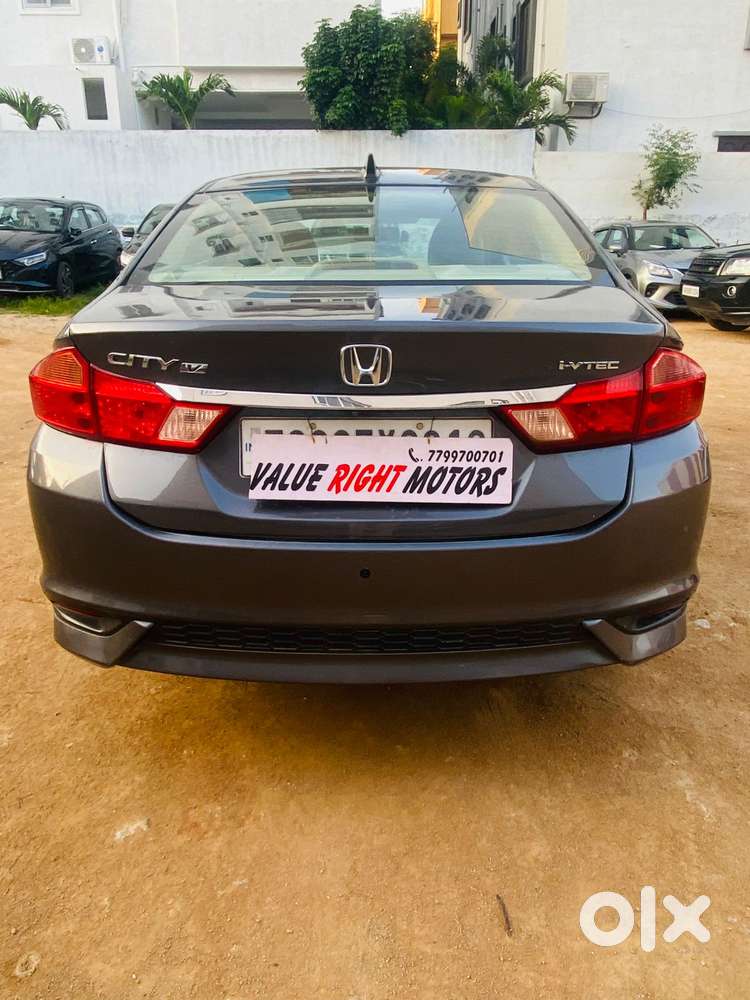 Honda City I-vtec V, 2018, Petrol