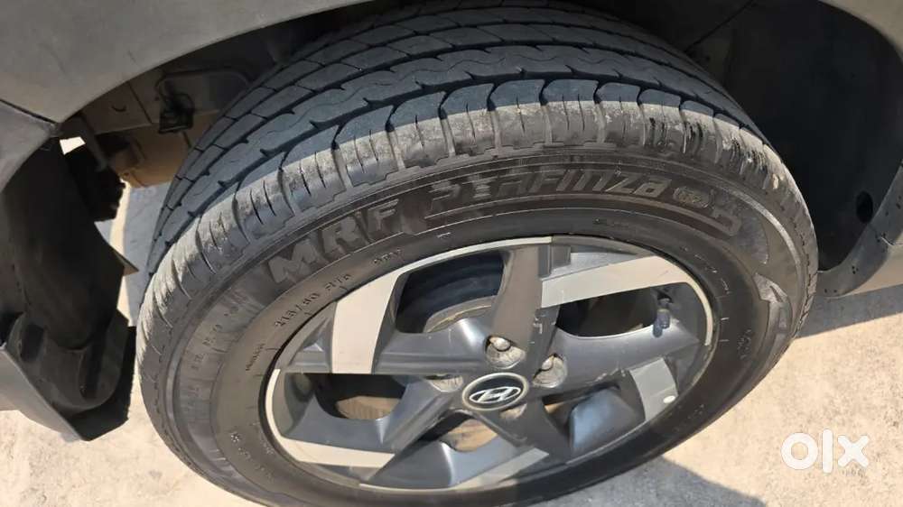 New Tyres. Sunroof
