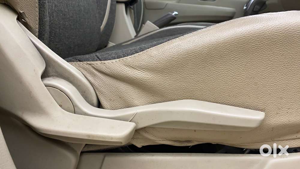 Maruti Suzuki Ertiga Zxi At Petrol, 2019, Petrol