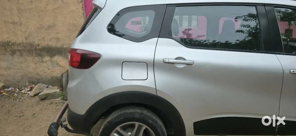 Renault Triber 2023 Petrol Amt Dual Tone