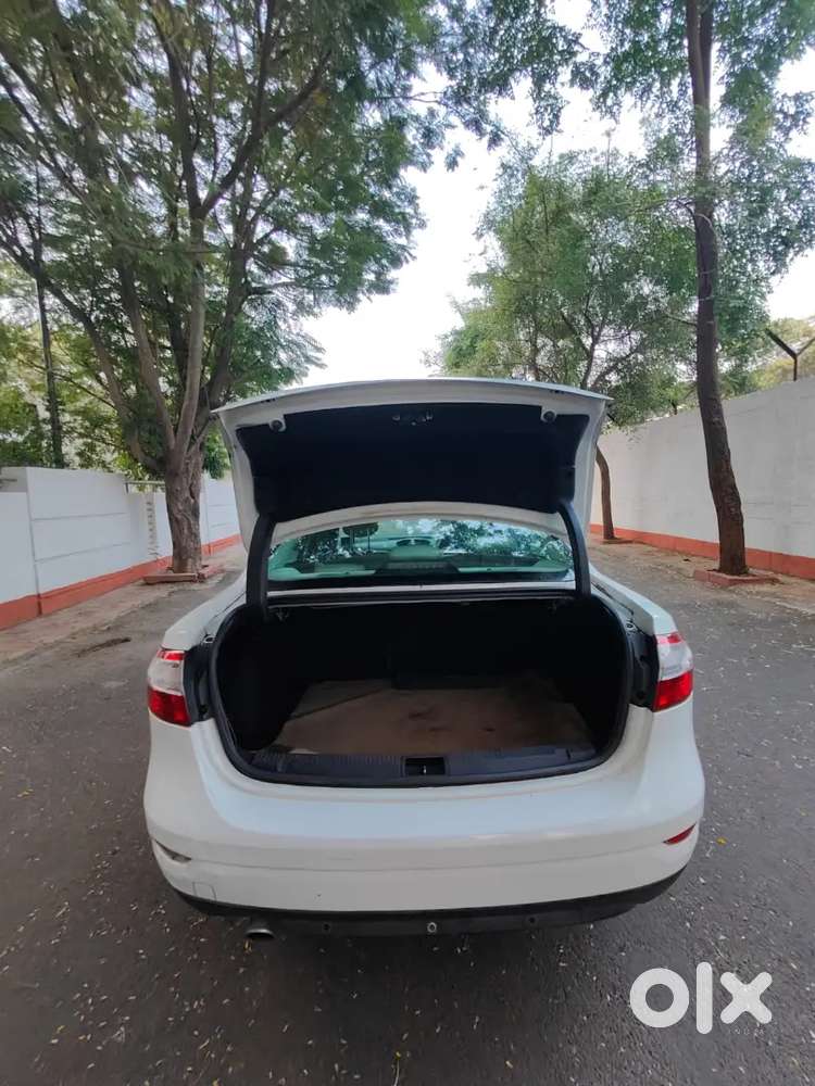 Renault Fluence Diesel Manual 2013