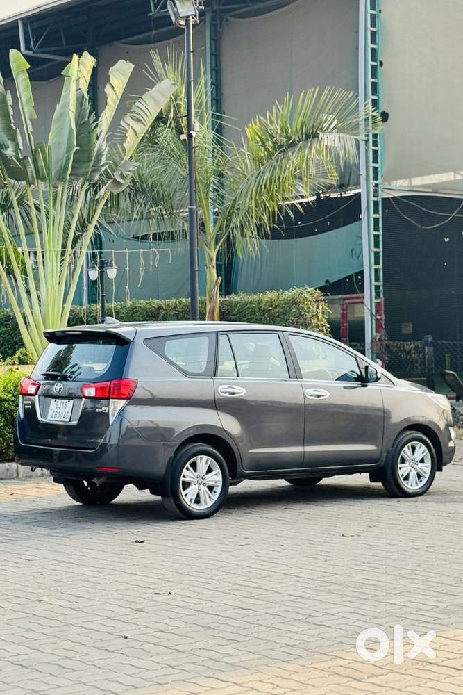 Toyota Innova Crysta 2.8 Zx At, 2016, Diesel