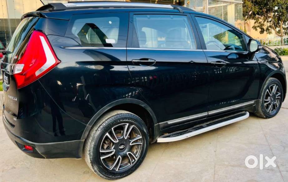 Mahindra Marazzo M8, 2019, Diesel