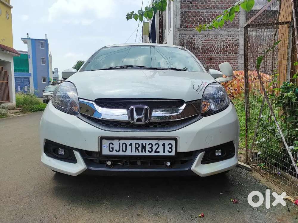 Car Honda Mobilio White Colour Diesel
