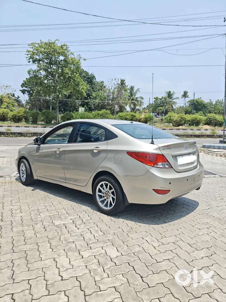 Hyundai Verna 2011