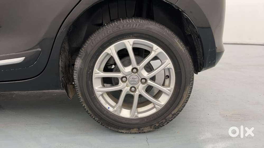 Maruti Suzuki Swift 1.3 Zxi, 2023, Petrol