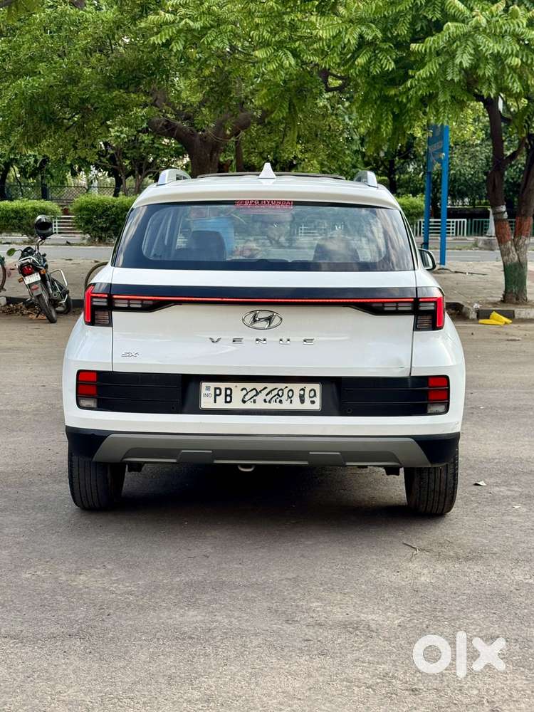 Hyundai Venue Sx 1.2 Mt Knight Edition, 2022, Petrol