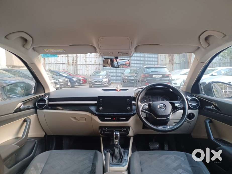 Skoda Slavia Ambition 1.0l Tsi At, 2022, Petrol