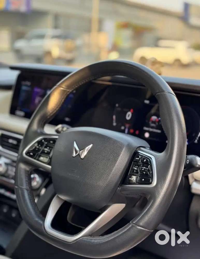 Mahindra Xuv700 Ax7l At Dsl 1st Owner