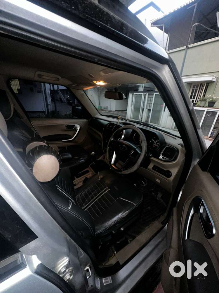 Mahindra Tuv 300 2019