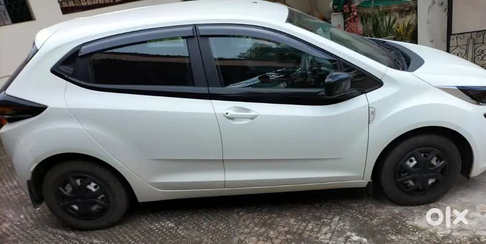 Tata Altroz Xe Petrol 2020 Nov