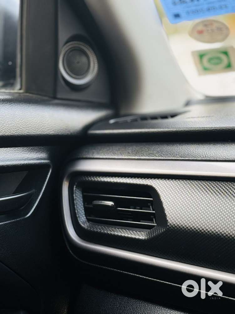 Maruti Suzuki Vitara Brezza 1.5 Vxi At, 2023, Petrol